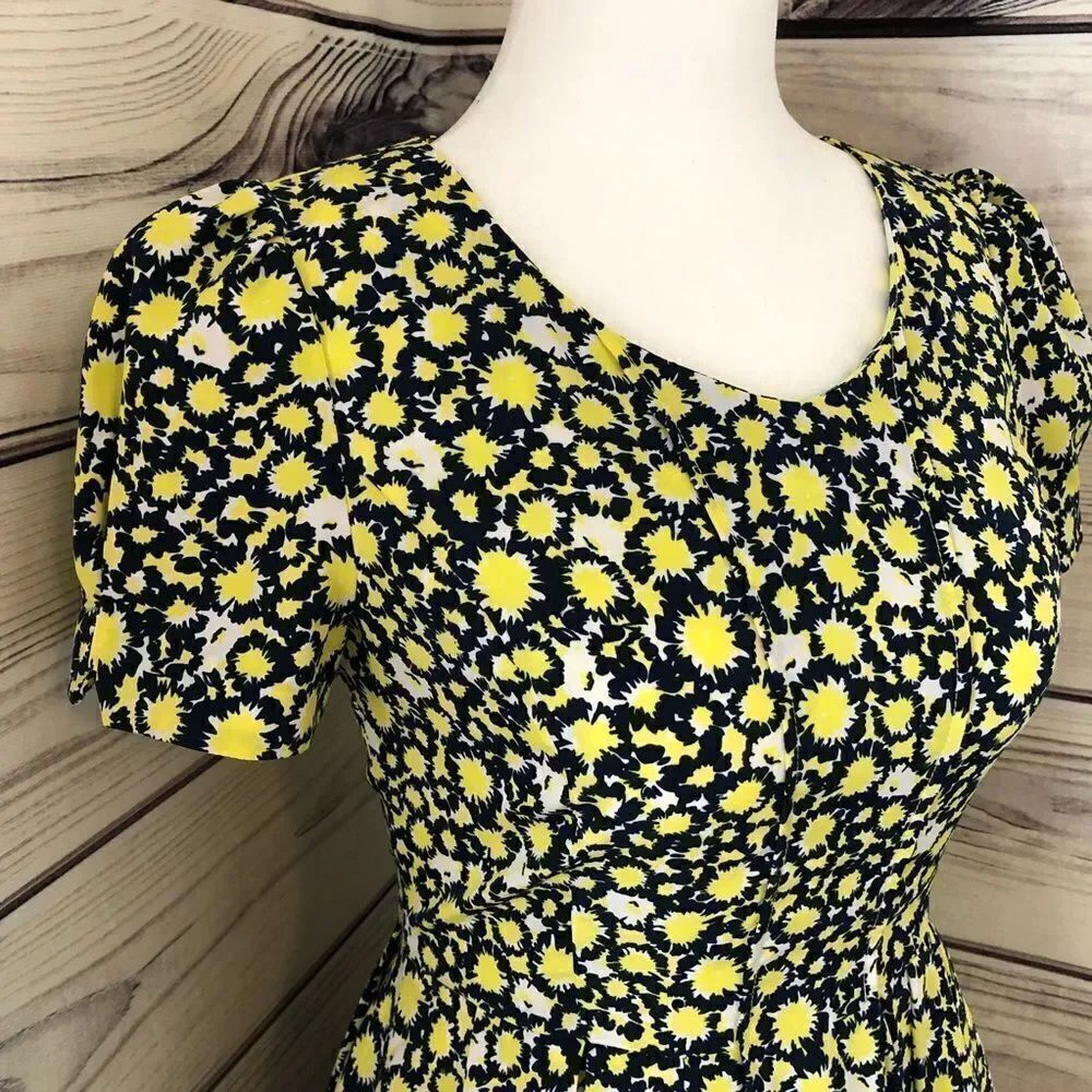 Navy&Yellow Floral Short Sleeve Fit & Flare Dress - Picture 2 of 10